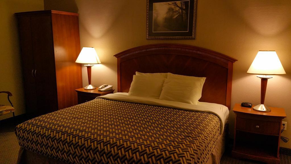 A Riverside Inn Travelodge By Wyndham Fairplay Habitación foto